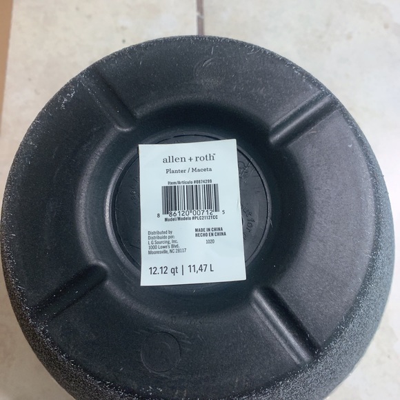 COPY - NWT Allen Roth Planter - Picture 2 of 3